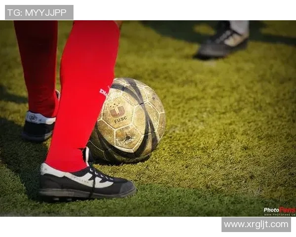 重庆足球队的奋斗历程与荣耀追寻：一段不屈不挠的足球纪实之旅