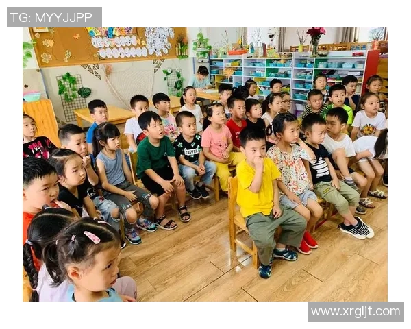 足球巨星荣耀归来重返老东家主场球迷热情高涨共庆团圆时刻